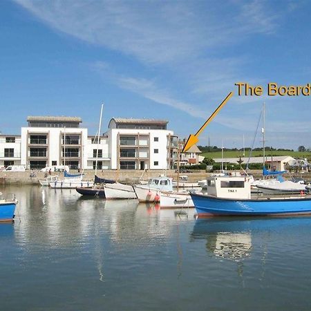 The Boardwalk Villa West Bay Bagian luar foto