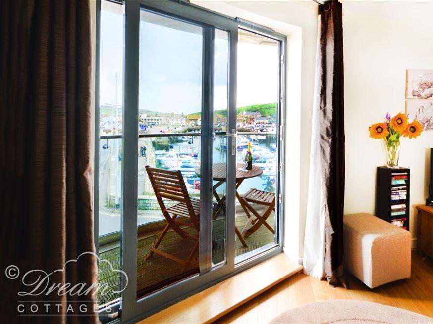 The Boardwalk Villa West Bay Bagian luar foto
